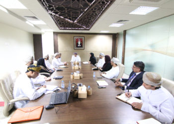 “ريادة” تعقد اجتماعًا مع جمعية المصارف العمانية وممثلي المصارف التجارية
