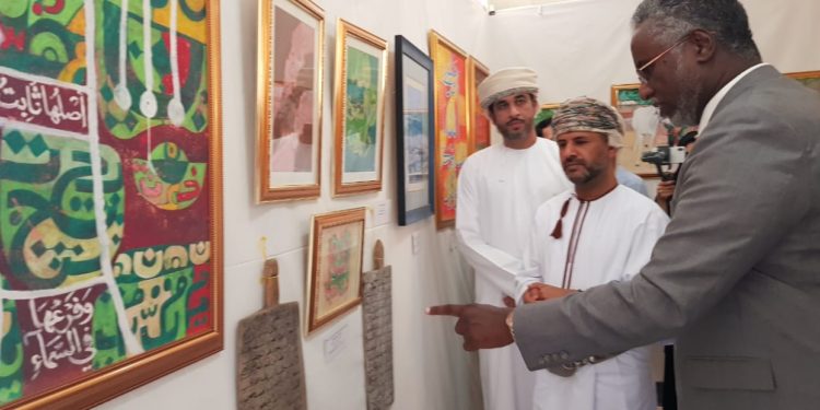 افتتاح معرض الفن للجميع في جامعة السلطان قابوس