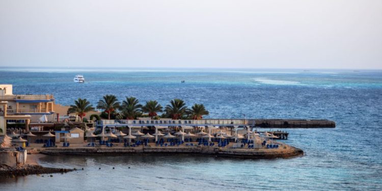 محافظة البحر الأحمر المصرية تحظر البلاستيك