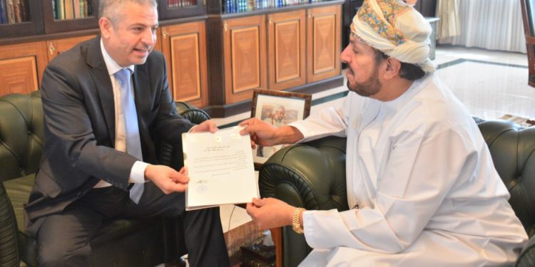 هيثم بن طارق يتلقى رسالة من وزير الثقافة السوري