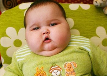 دراسة بريطانية: إهمال الوزن الزائد في الطفولة يؤدى إلى البدانة في مقتبل العمر