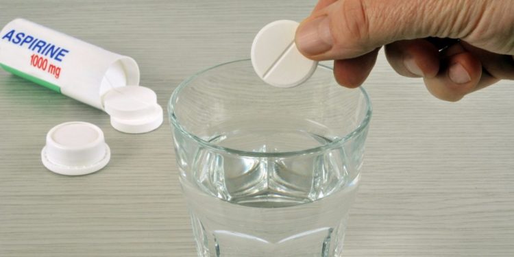 دراسة: تناول الأسبرين يوميا يزيد من خطر حدوث نزيف حاد في الدماغ
