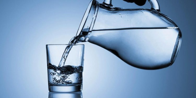 شرب المياة المعدنية الغنية بالمعادن يمكن أن يمنع ضغط الدم المرتفع