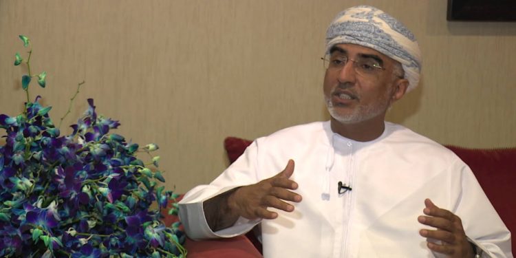 عمر الرواس أول عماني ينتخب أمينًا عامًا للمجلس العربي للاختصاصات الصحية