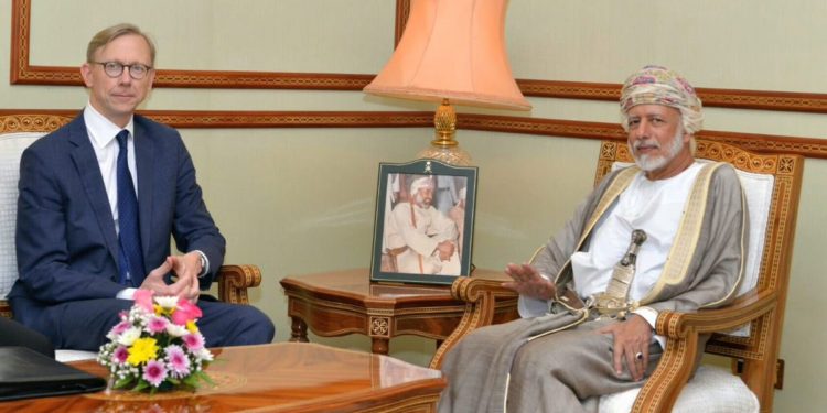 بن علوي يستقبل مستشاري وزير الخارجية الأميركي للسياسات والممثل الخاص للشؤون الإيرانية