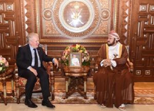 جلالة السلطان يتلقى رسالة خطيّة