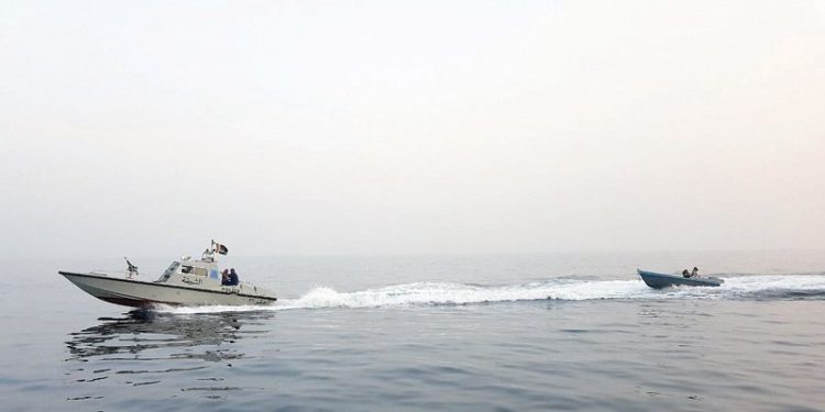 الشرطة تقدم المساعدة لخمسة مواطنين