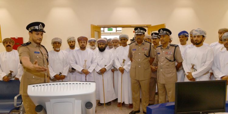 الشرطة تفتتح مبنى الخدمات بولاية بدية