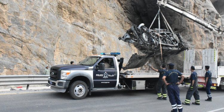 أربع وفيات نتيجة احتراق مركبة على طريق الجبل الأخضر