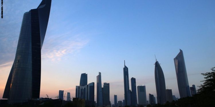 الكويت تتأثر بـ”زلزال إيران”.. والإطفاء ترد على أنباء حول تشققات في أحد المباني “الشاهقة”