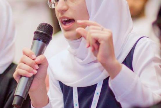 حصلت على نسبة 99.7%: الحراصية لم تقصد أي معلمٍ خصوصي وتطالب بتبني الابتكارات الطلابية