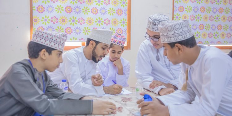 لتعزيز مفهوم العمل الاجتماعي.. مركز همم الصيفي بعبري ينظم فعالية “نصنع عالمًا جميلاً”