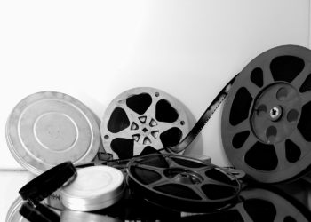 مع زيادة المهتمين و قلة الدعم: صناعة الأفلام في عُمان.. إلى أين؟