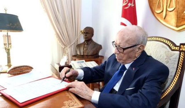 الرئاسة التونسية تعلن وفاة الرئيس الباجي قايد السبسي