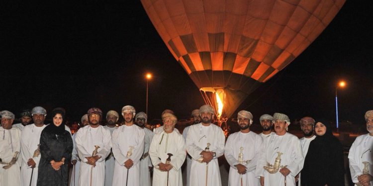 “وإن لم يطر المنطاد”: عمانيون لا يعيدون تغريد الإحباط.. ودروس في إدارة المواقف إعلاميًا