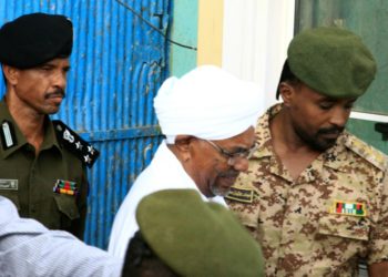 عمر البشير يمثل أمام المحكمة بتهمة الفساد