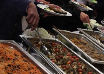 بعد أن رأى فوائده على مرضاه.. أحد كبار الباحثين الألمان يحث على الصيام