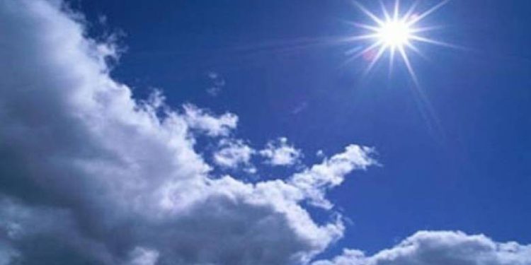 فرص لهطول أمطار متفرقة على جبال الحجر