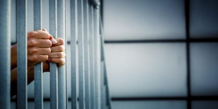 القبض على أربعة أشخاص بتهمة السرقة
