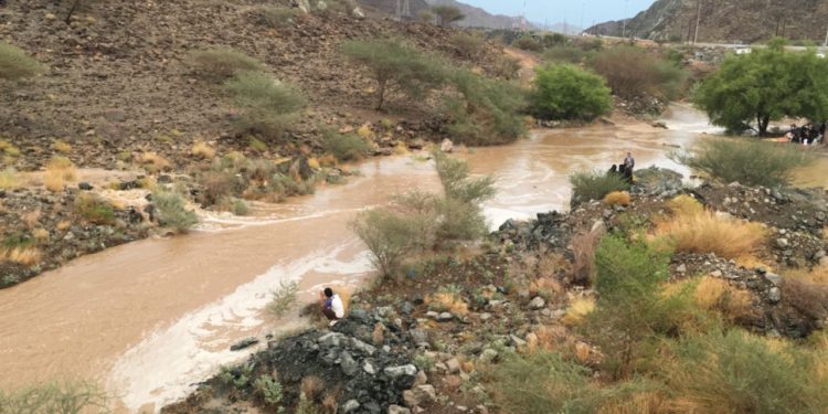 جريان الأودية في عددٍ من ولايات السلطنة