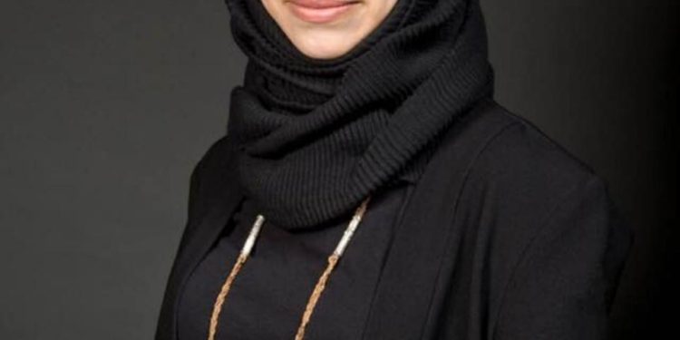 “قلادة صقلة” أول عمل عربي عُماني يصلُ إلى إسبانيا