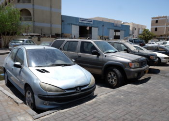 أكثر من 3000 سيارة مهملة.. وبلدية مسقط تحذر من ركنها في الطرق والأماكن العامة