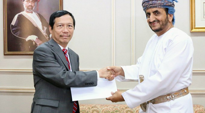 الحارثي يتسلّم أوراق اعتماد السفير الفيتنامي
