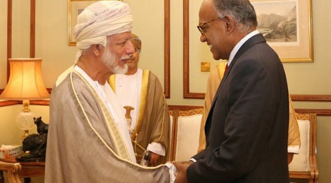 بن علوي يستقبل وزير الداخلية والقانون السنغافوري