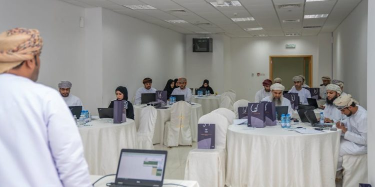 التجارة والصناعة تنظم برنامجا تدريبيا لتأهيل وتمكين موظفي مدائن في استخدام بوابة استثمر بسهولة
