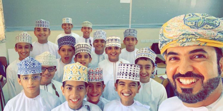 المعلم العُماني.. طموحٌ وتطلعات