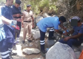 إنقاذ شخص من أعلى جبل بمنطقة بركة الموز