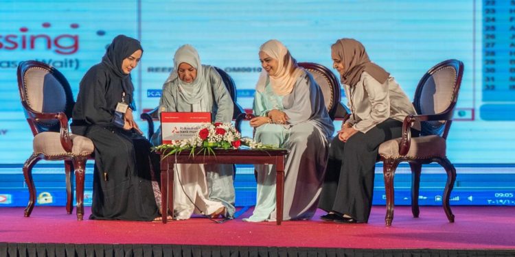 بنك مسقط يحتفي بيوم المرأة العمانية