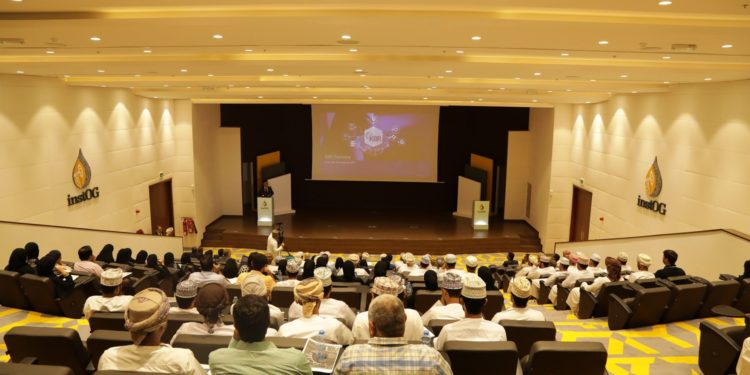 “إيجاد” تنظم حلقة عمل تخصصية عن مصافي النفط بالسلطنة