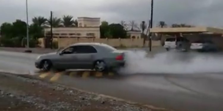 بتهمة التفحيط.. ضبط سائق مركبة