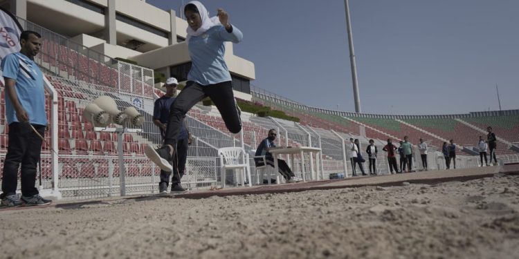 213 طالبا يمثلون 23 مدرسة.. مواهب متفردة في مسابقة ألعاب القوى ضمن الأيام المدرسية