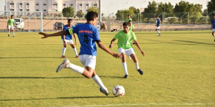 مدرستي المرتفع وعباد بن بشر إلى نهائي دوري المدارس العماني بمحافظة الظاهرة