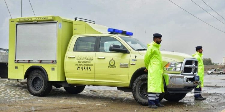 إنقاذ 6 أشخاص إثر انجراف مركبتهم
