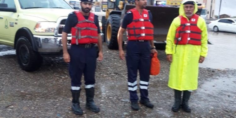 ٥٤ بلاغ احتجاز أشخاص وانجراف مركبات في الظاهرة