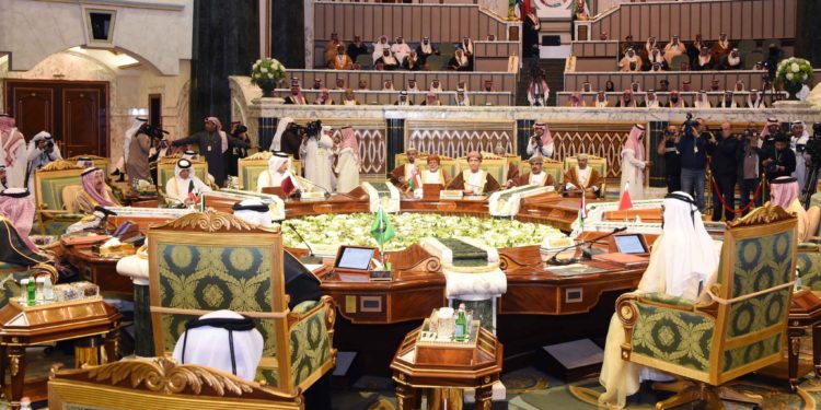 البيان الختامي للقمة الخليجية يؤكد نبذه للأرهاب