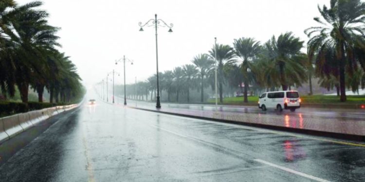 الأرصاد: استمرار الأمطار حتى صباح الغد