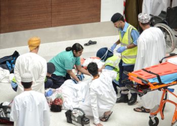 الدفاع المدني ينفذ تمريناً لإسعاف شخص مصاب في المبنى الرئيسي لعمانتل