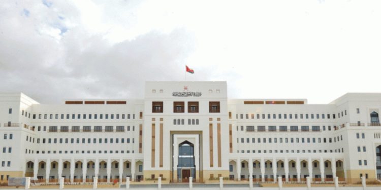 ترحيل أكثر من 240 عامل مخالف