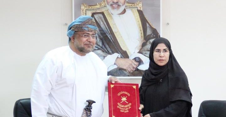 اتفاقية تعاون بين القوى العاملة والشركة العمانية للغاز الطبيعي المسال