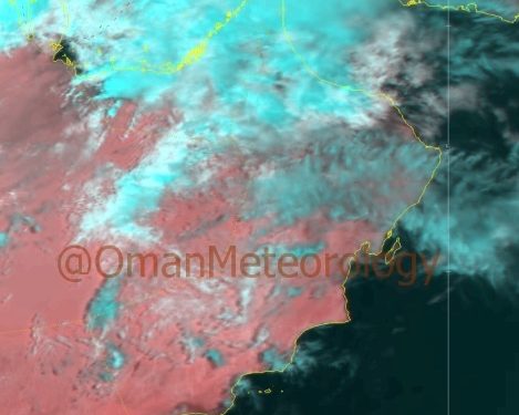 إليك مجموعة من الإرشادات للتخفيف والحد من مخاطر العواصف الرعدية