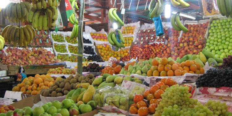 من الرابعة فجرا حتى العاشرة صباحًا.. عودة نشاط العمل بالسوق المركزي للخضروات والفواكه