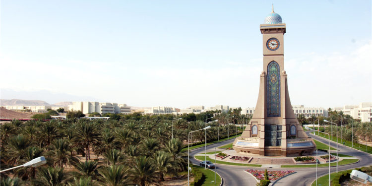 جامعة السلطان قابوس: لا صحة لوجود كتيب للثاني عشر