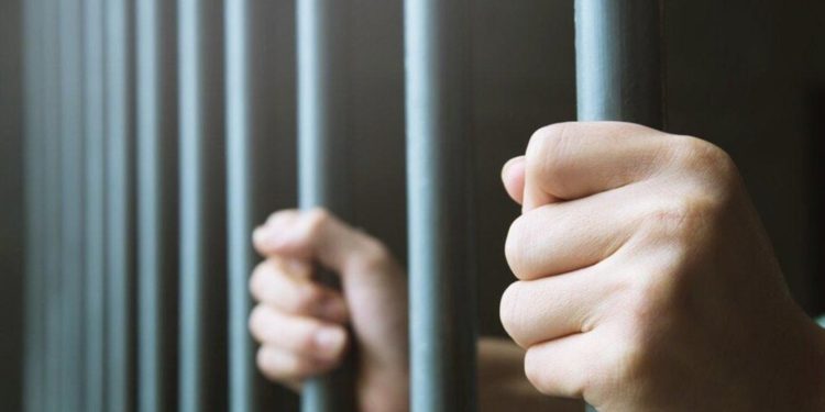 السجن وغرامة لمتهم بورشة ألومنيوم ونجارة