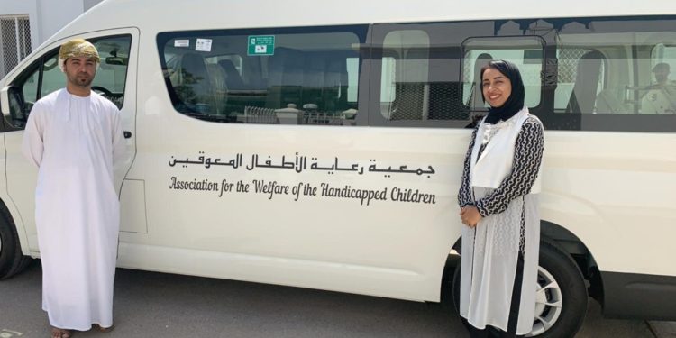 سعود بهوان للأعمال الخيرية تقدم ثلاث حافلات لدعم جمعية رعاية الأطفال المعوقين