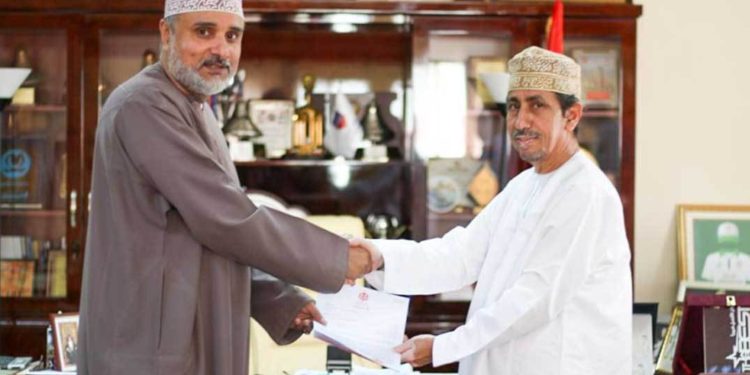 نادي ظفار يتعاقد مع المدرب الوطني رشيد جابر