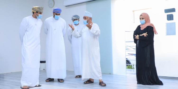 تنمية نفط عمان تزور مركز همم للعلاج الطبيعي